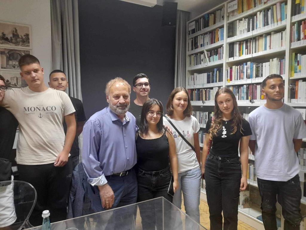 5581466d 5deb 4f9e Bfc7 9fe8d6e8f76b