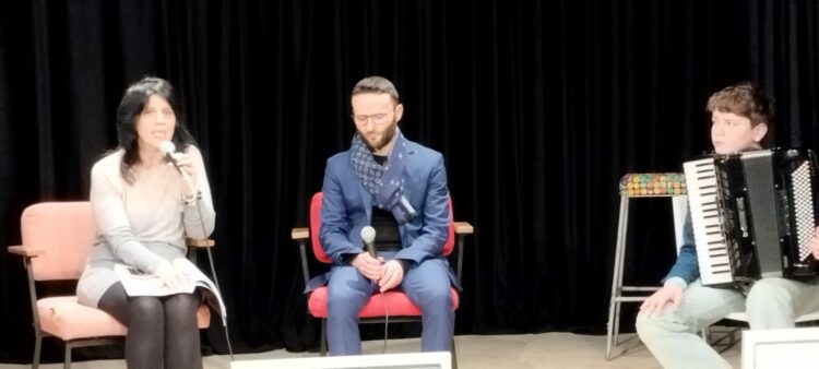 D37fc84c 68c1 49df Ad1f F585a5bcf78a